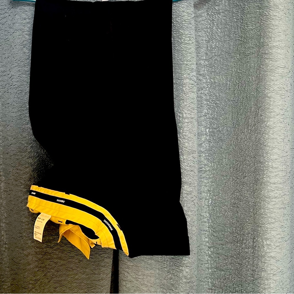 Men’s Dockers barely worn